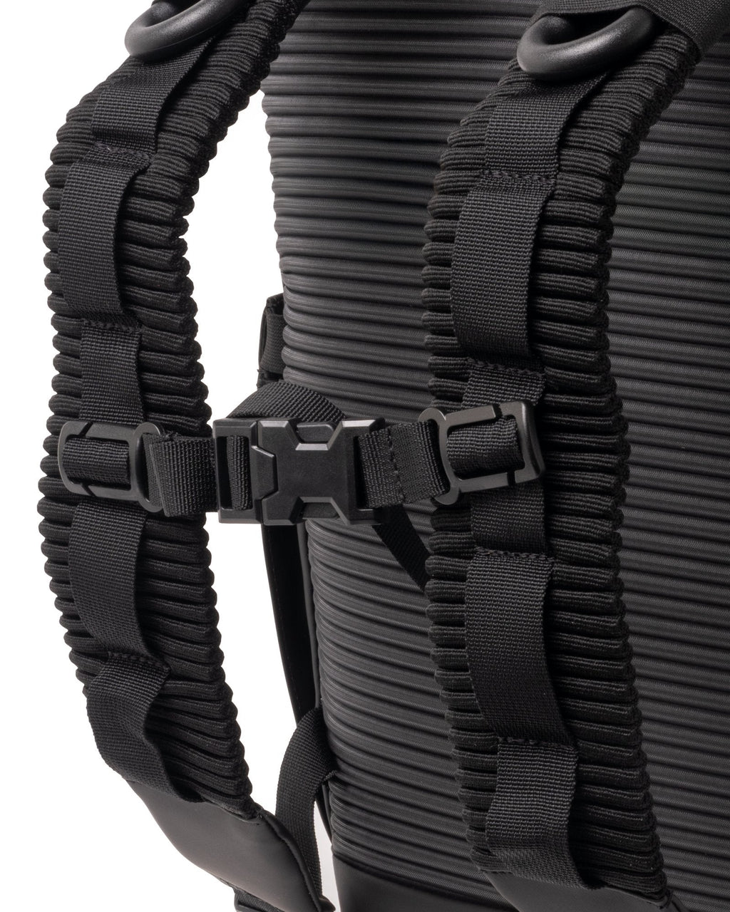 UA No Weigh 25-Can Backpack Cooler - Black